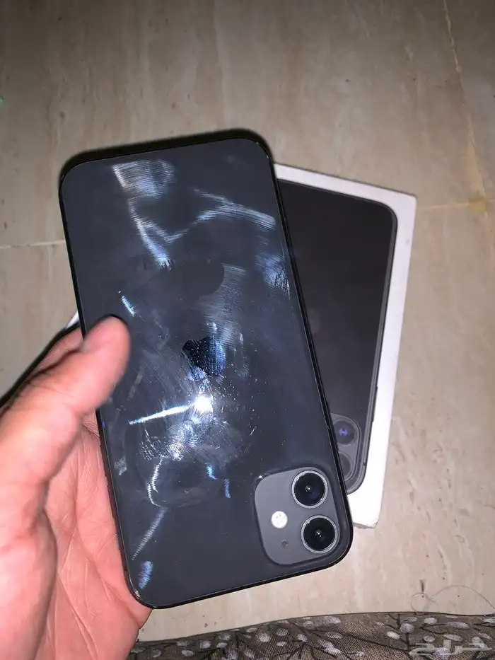 ايفون 11عادي بكرتونه 128 ذاكره بطاريه 70 وكاله 0