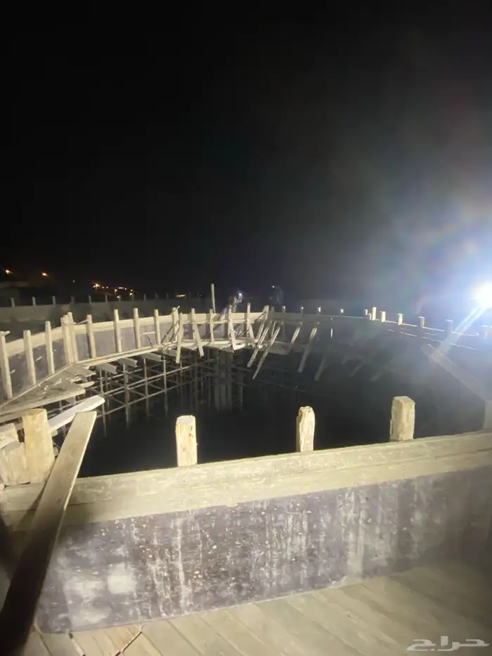 يوجد لدينا مقاولات عامه وتشطيب وديكورات ودرب زان 19