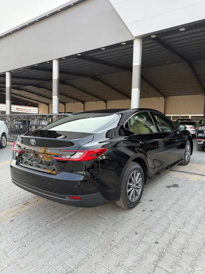 تويوتا كامري 2025 ستاندر اسود 5