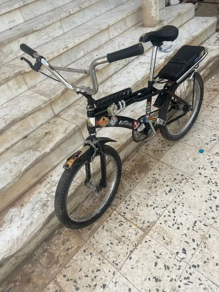 الدراجة نظيفة ما فيها شي يمشي ما فيها أي شيء الدراجة أصلي 0