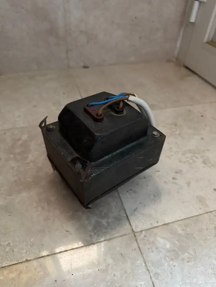 محول كهربائي من 220 إلى 110 0