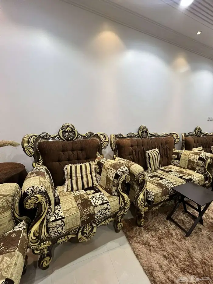 كنب كامل وفرشة وطاولات 1