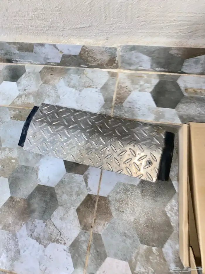 للبيع ثروتل وثلاجه باثفندر وديكور اكسنت وصدام شاص 2