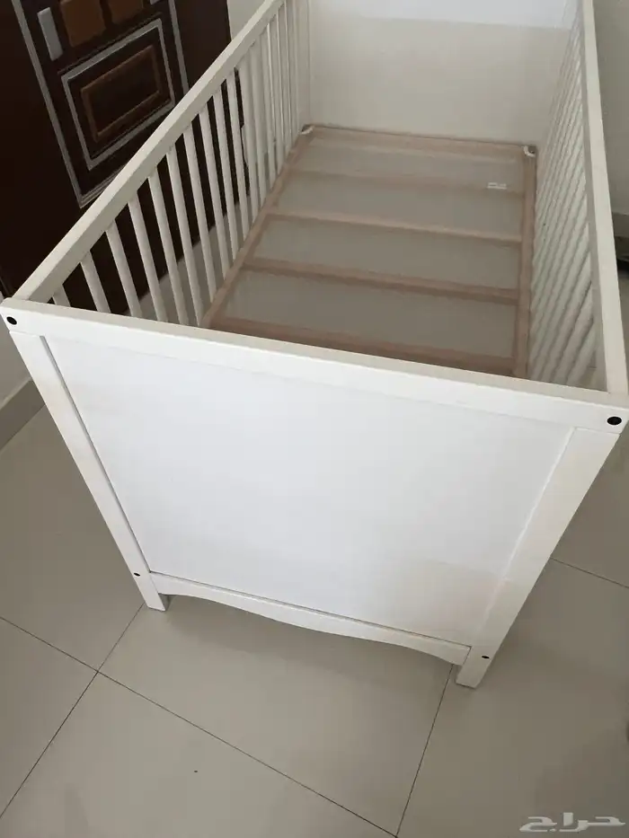 سرير اطفال 2