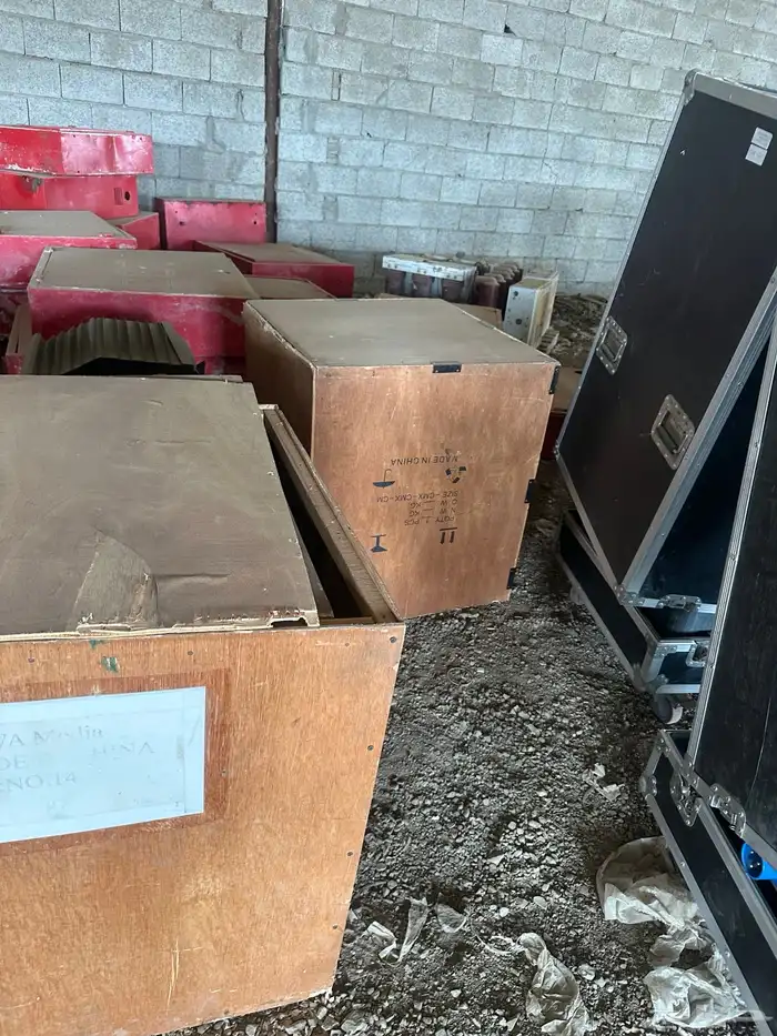 كشافات إضاءة مسرحية 4000W جديدة استوك عدد 7 حبات 3 ألوان 1