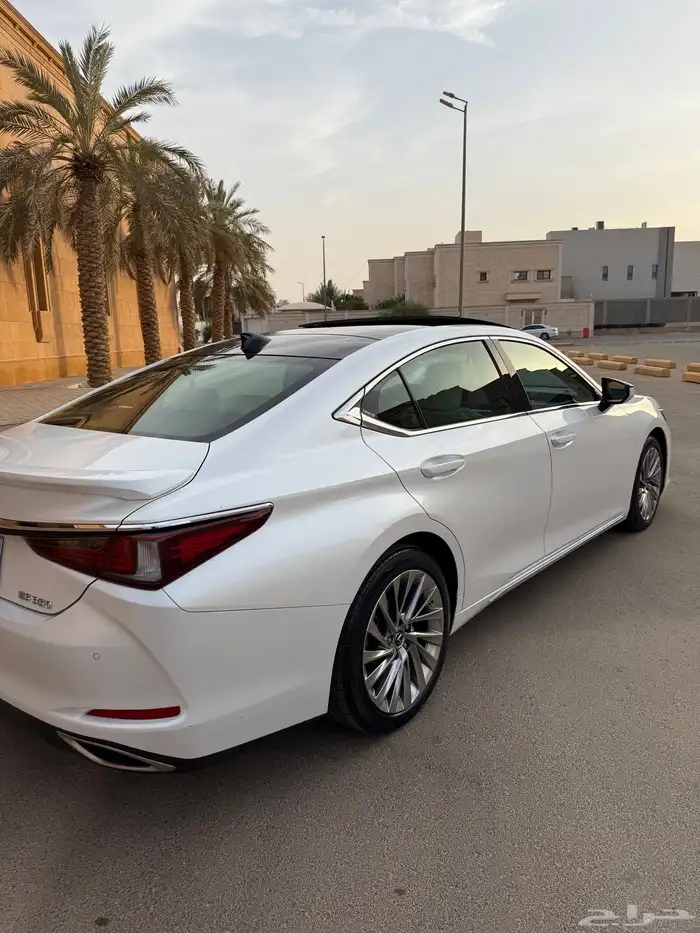 لكزس2019 ES350فئة CC 15