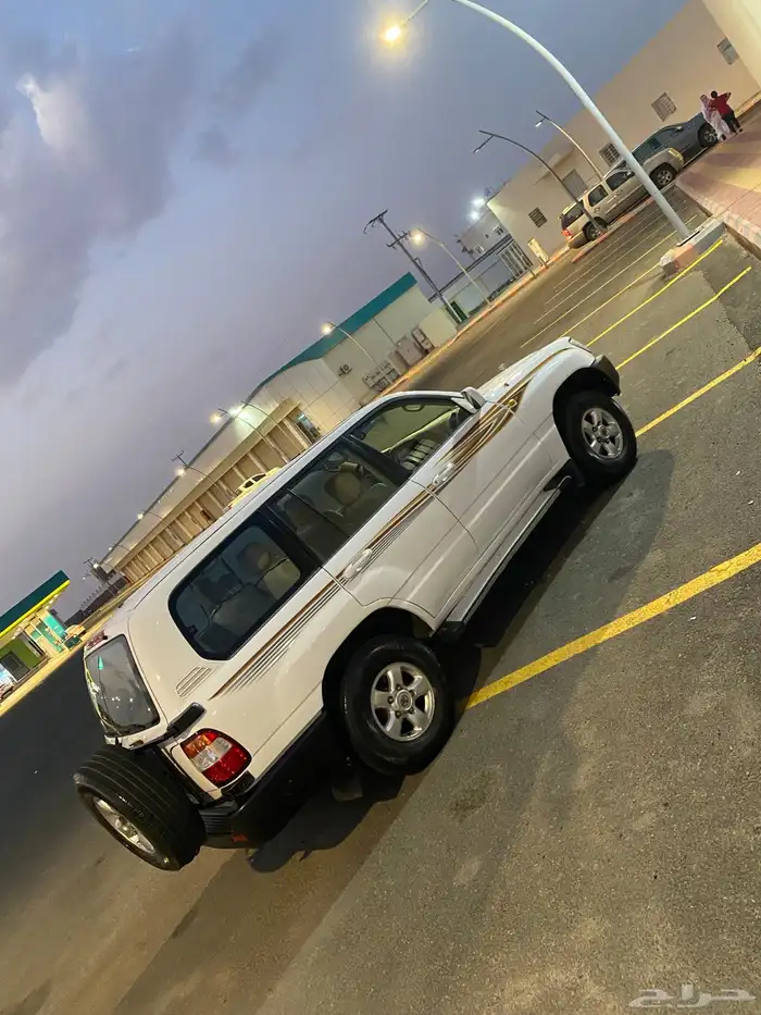 لاندكروزر 28