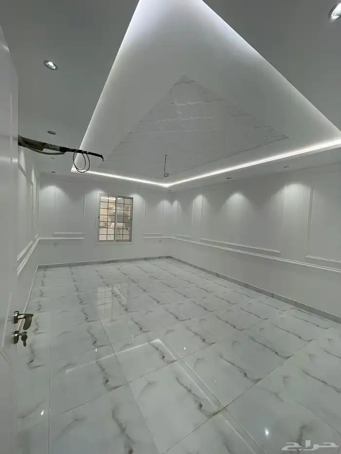 شقة تمليك للبيع بطحاء قريش 5 غرف مساحة 195 ب 650 ممتازة 0