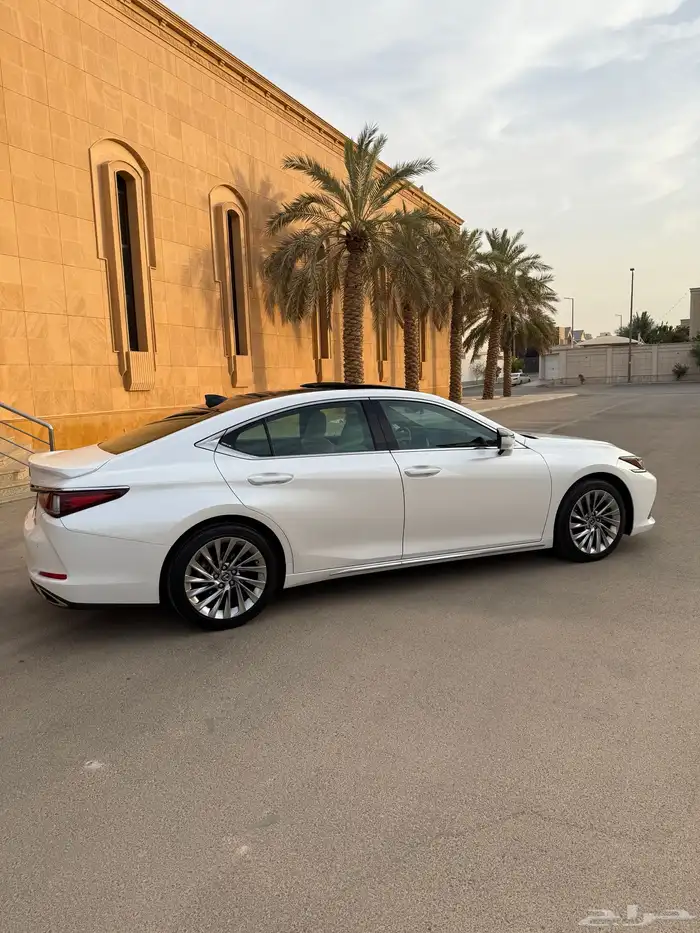 لكزس2019 ES350فئة CC 14
