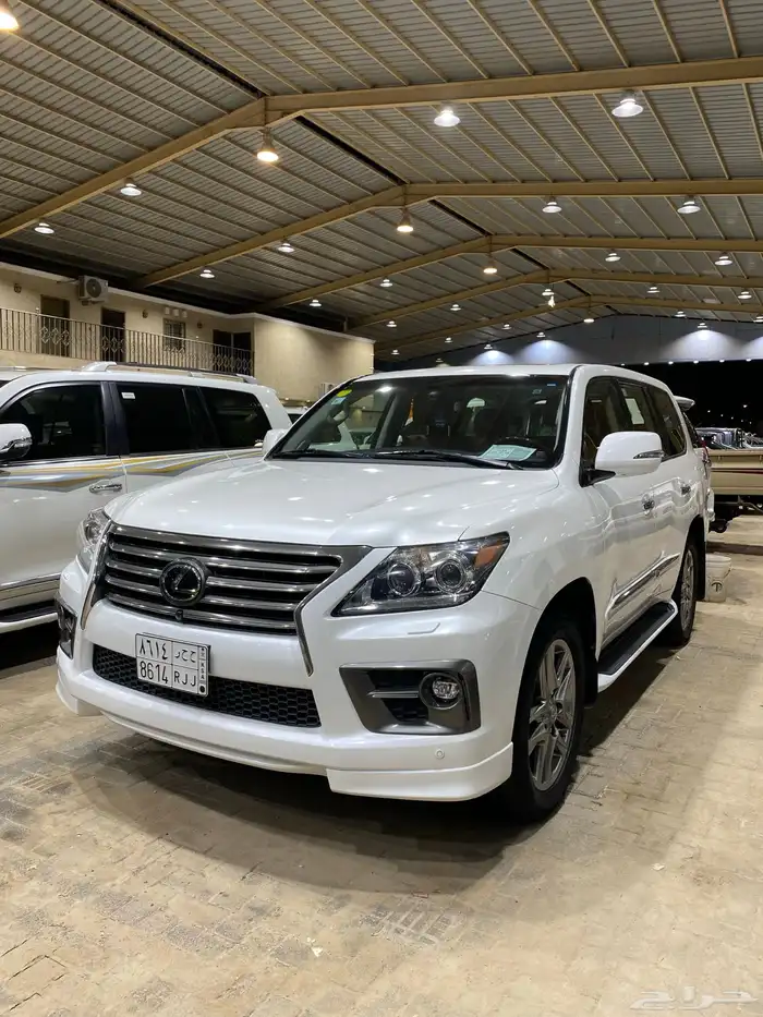 للبيع لكزس LX570DD فل كامل 2015 عبداللطيف عداد قليل 89 الف 6