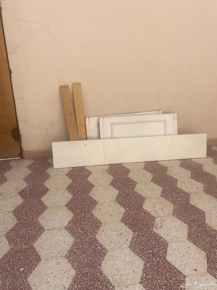 سرير خشب العدد ثلاث 1