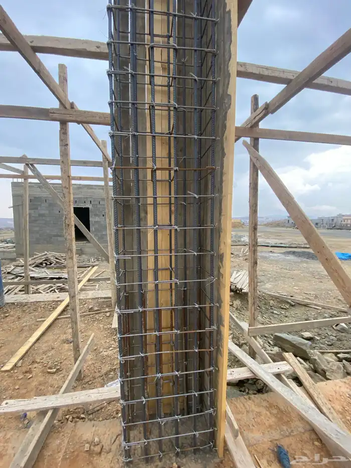 يوجد لدينا مقاولات عامه وتشطيب وديكورات ودرب زان 48