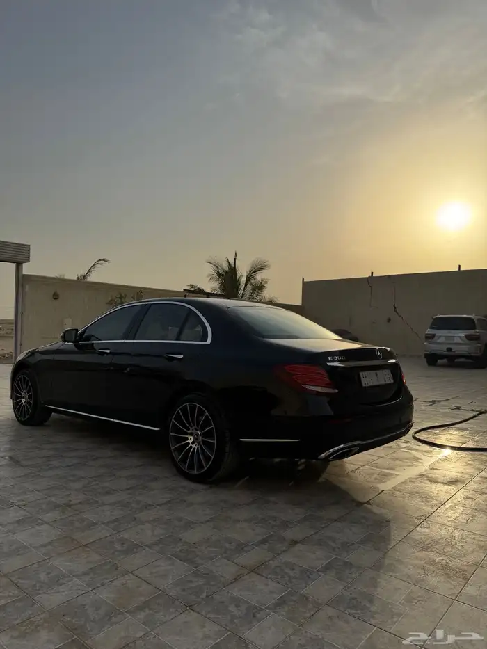 مرسيدس 2018 E300 قمه في النظافه اقبل البدل 4