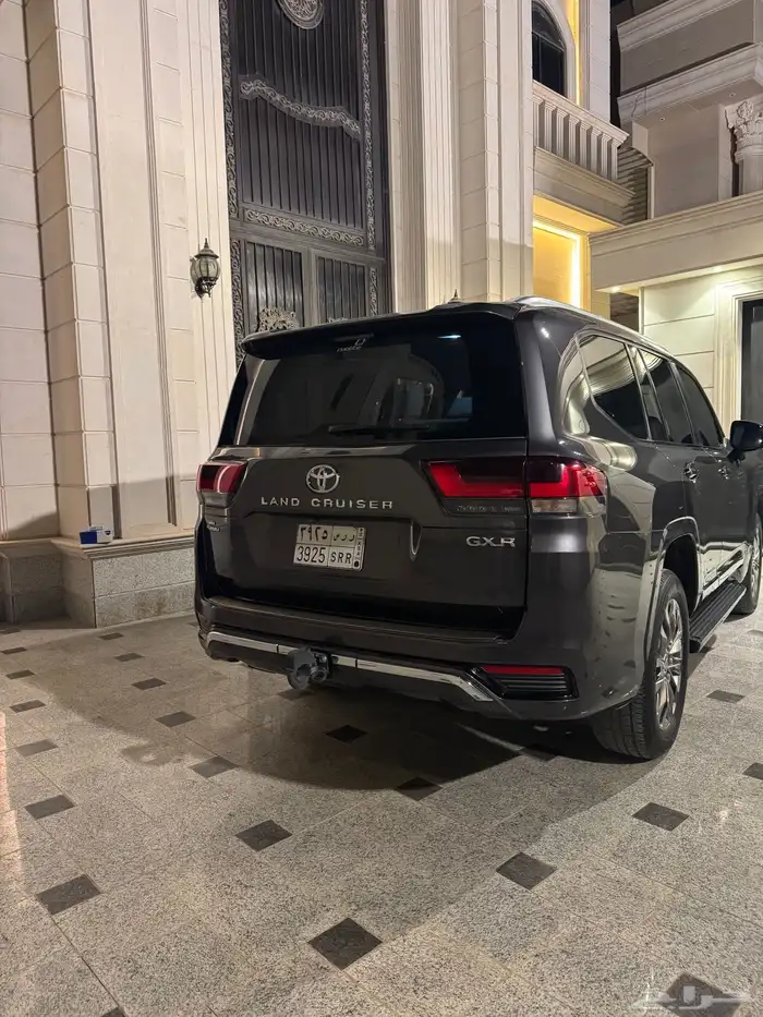 جيب لاندكروزر GXR L5 2