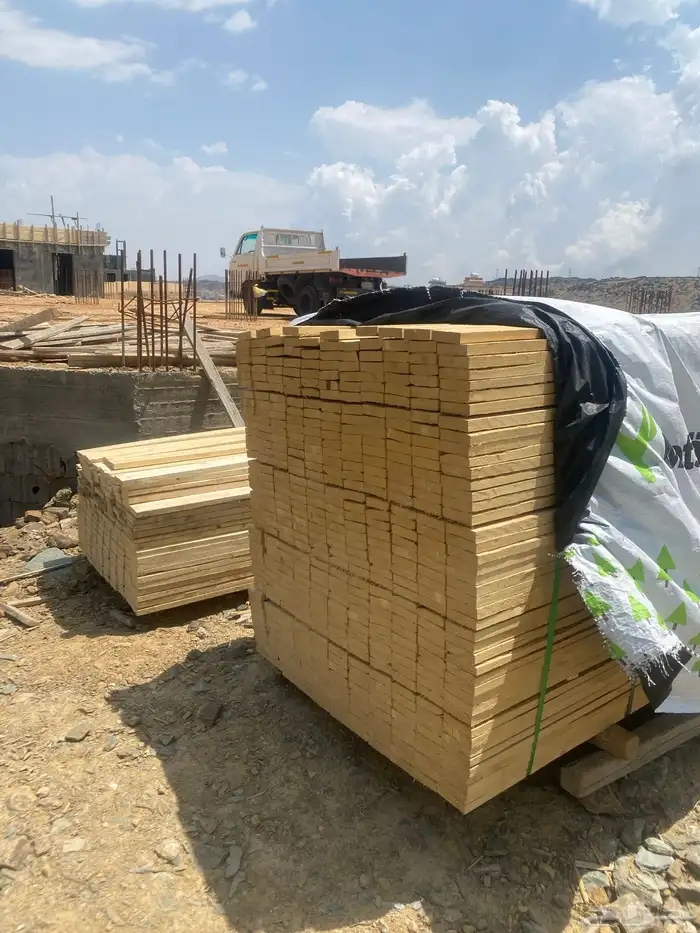 يوجد لدينا مقاولات عامه وتشطيب وديكورات ودرب زان 56