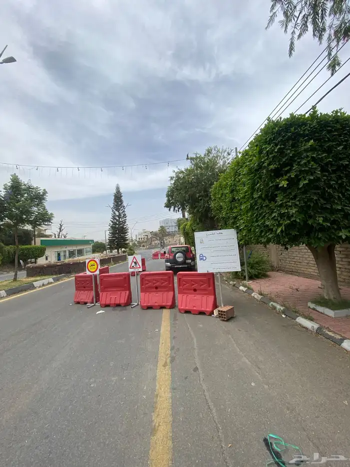 يوجد لدينا مقاولات عامه وتشطيب وديكورات ودرب زان 10