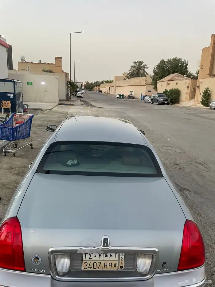 لنكون تاون كار نظيف 6