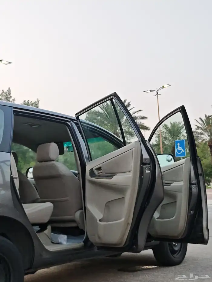 انوفا مخزن 2011 40