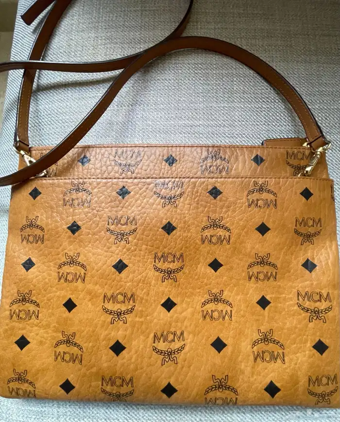 شنطة ماركة ام سي ام MCM أصلية 1