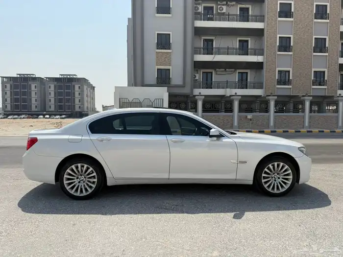 بس ام دبليو 730 لارج 8