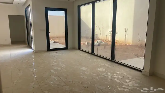 للبيع فيلا درج داخلي جديدة في مخطط المشرقية في الجنادرية 7