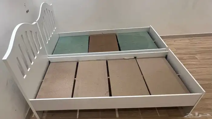 كنب L وسريرين ومراتبهم وطاوله تلفزيون وابجورتين 1