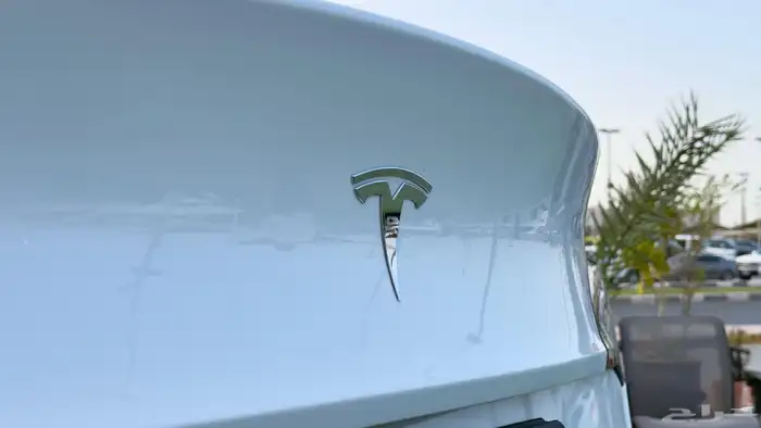 Tesla Model Y long range Auto pilot - 2023 - under warranty 11