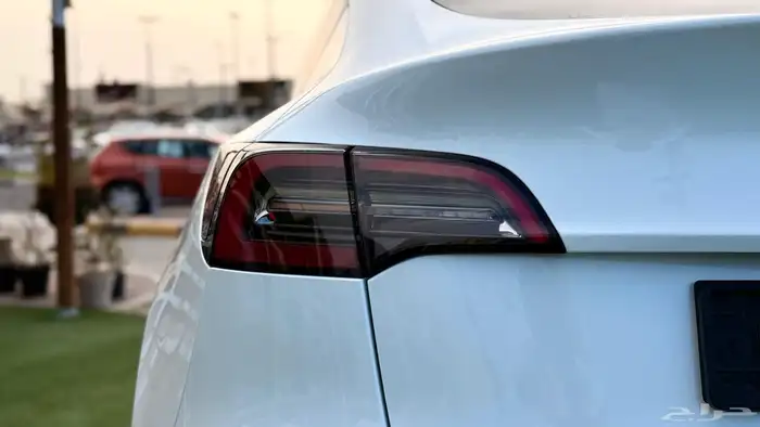 Tesla Model Y long range Auto pilot - 2023 - under warranty 10