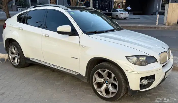 للبيع سيارة BMW X6 2010 12