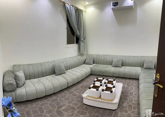 مجلس حريم ارضي مرتفع عن الارض 0