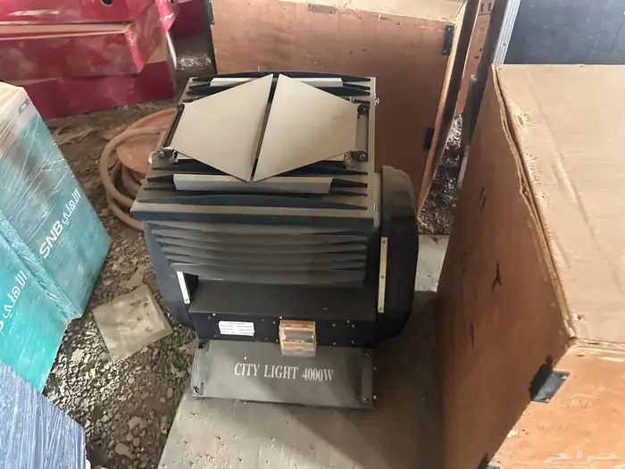 كشافات إضاءة مسرحية 4000W جديدة استوك عدد 7 حبات 3 ألوان 4