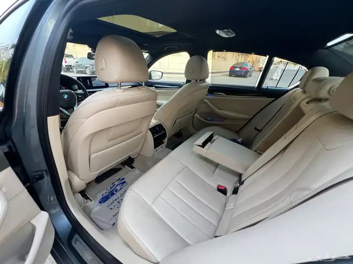 بي ام دبليو 520i 2018 (بحالة ممتازة) 15