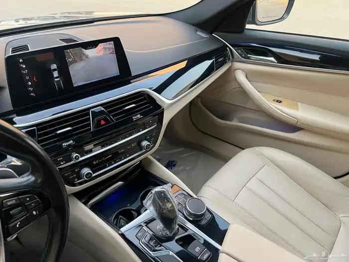 بي ام دبليو 520i 2018 (بحالة ممتازة) 14
