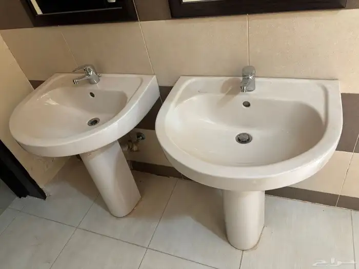 للبيع مغاسل عدد 2 بدون خلاط ووحده بدون العمود الحامل لها 0
