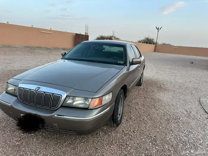 للبيع فورد ماركيز 2001 23