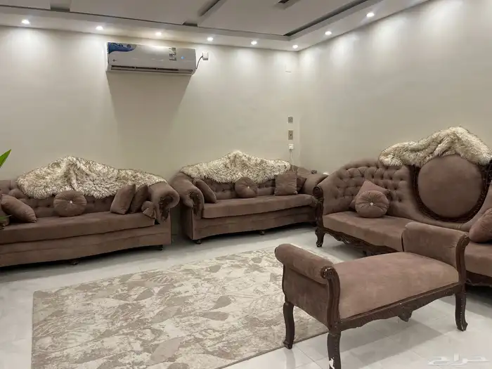 كنب ملكي 0