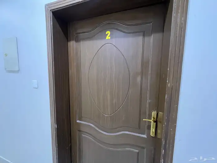 للايجار معارض وعمارة تجاريه في ولي العهد 1 شارع 52 6