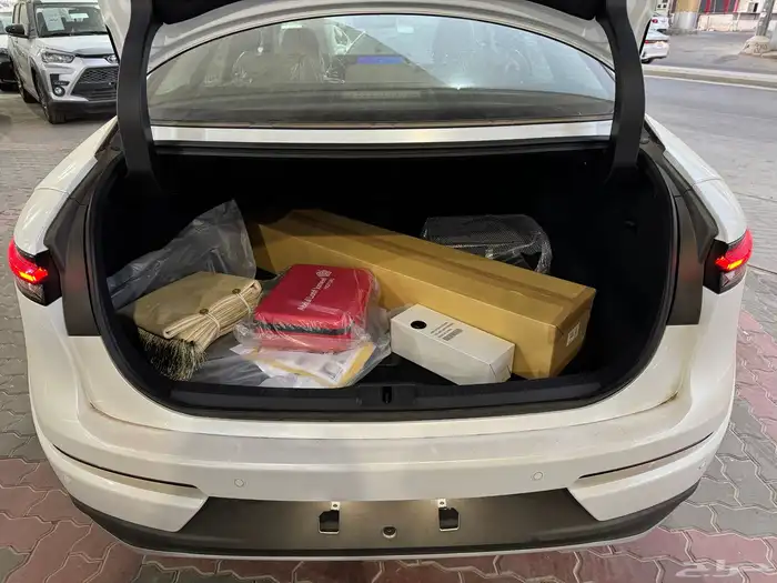 تويوتا كراون بريميوم هايبرد 2026 11
