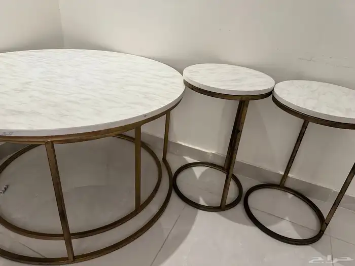 طاولات للبيع 1