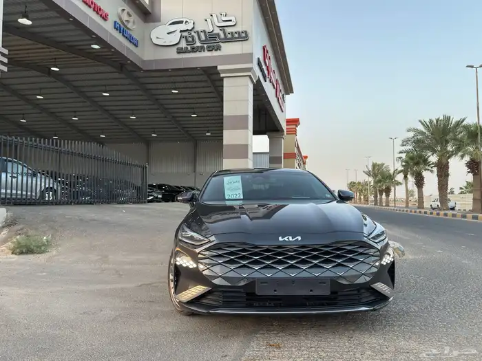كياK8 (بنزين) 2022 فل كامل داخل ملون 4