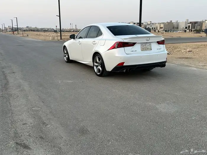 للبيع لكزس IS350 موديل 2014 فل كامل 15