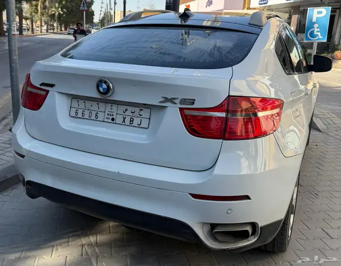 للبيع سيارة BMW X6 2010 19
