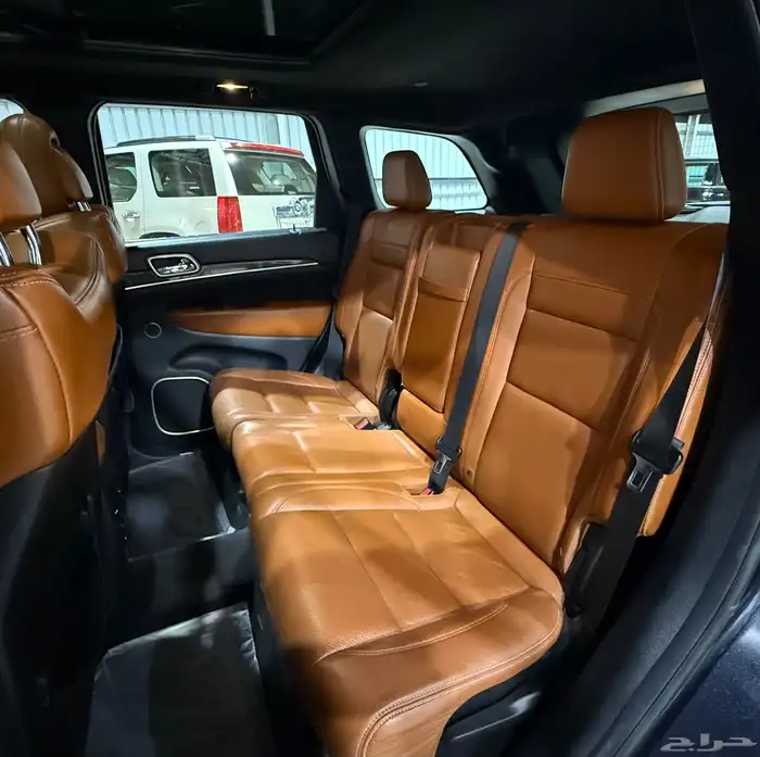 جيب شروكي 2015 SRT (عرض خاص) 12