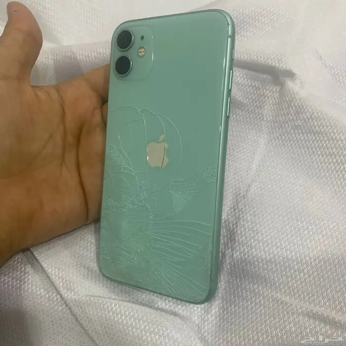 ايفون 11ب590ريال 0
