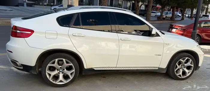 للبيع سيارة BMW X6 2010 7
