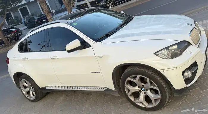 للبيع سيارة BMW X6 2010 8