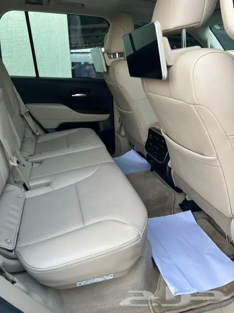 لاندكروزر L4 2022 GXR 5