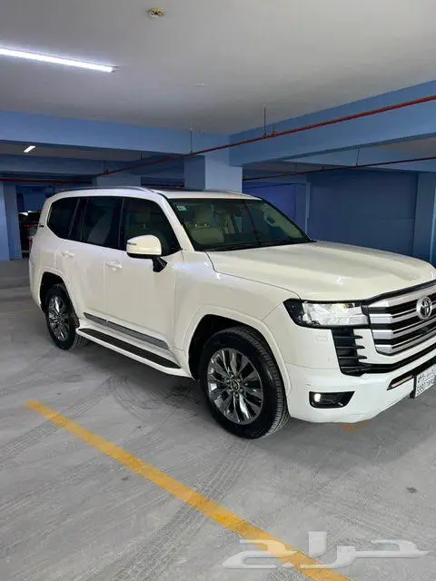 لاندكروزر L4 2022 GXR 6