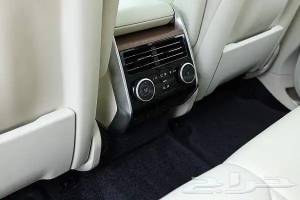 2023 RANGE ROVER P400 SE SWB - V6 26