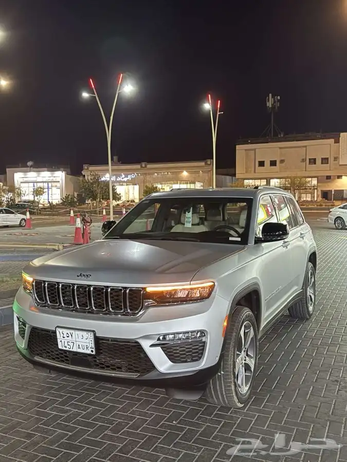جيب شروكي 2023 موصفات خاصه 0